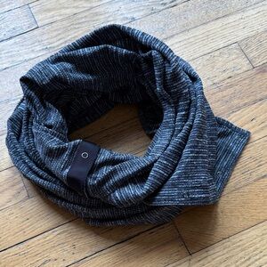 Lululemon Vinyasa Scarf Striped Gray Infinity